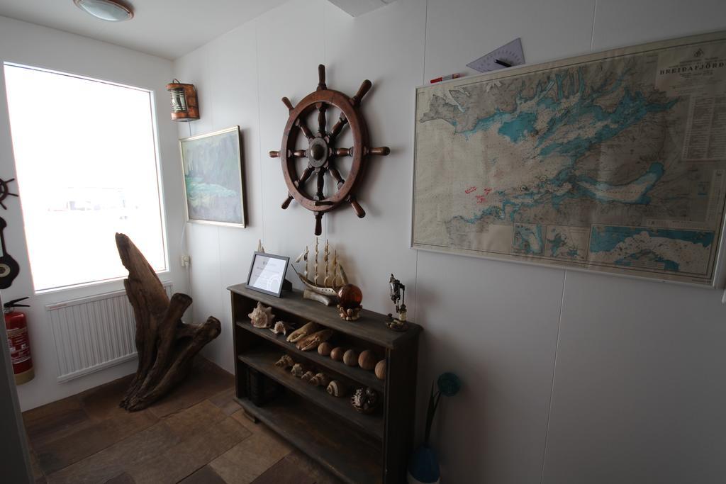 Hamrahlith 9 Guesthouse グルンダルフィヨルズル エクステリア 写真