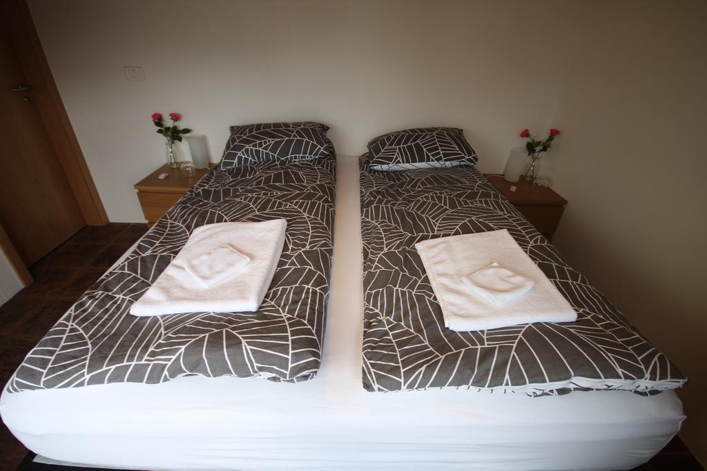 Hamrahlith 9 Guesthouse グルンダルフィヨルズル エクステリア 写真